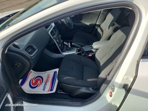Volvo V40 1.6 T4 Auto - Image 4