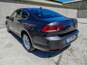 VOLKSWAGEN PASSAT BUSINESS 2.0 TDI MANUAL 6SPEED F - Image 4