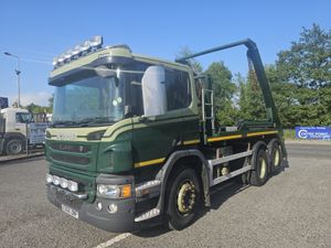 2015 Scania P320 6x2 twin wheel skip truck - Image 2