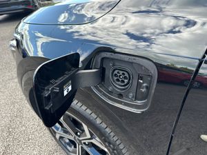 K4 Plug in Hybrid - Almost new - PHEV - Image 4