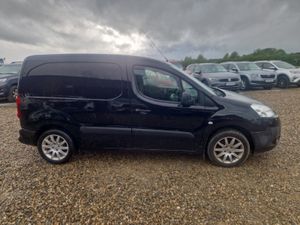 Peugeot Partner 3 Seater Van - Image 3