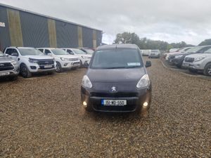 Peugeot Partner 3 Seater Van - Image 2