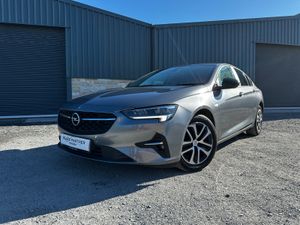 Opel Insignia 212’ HATCHBACK LOW MILEAGE - Image 2