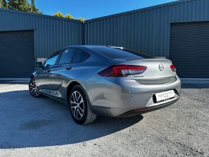 Opel Insignia 212’ HATCHBACK LOW MILEAGE - Image 3