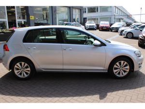 Volkswagen Golf 1.2 TSI COMFORTLINE PLUS 5DR HATCH - Image 4