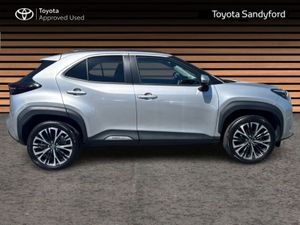 Toyota Yaris Cross TOP SEC SOL Hybrid Automatic / - Image 3