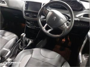 Peugeot 2008 1.2 Puretech Allure 5dr - Image 4