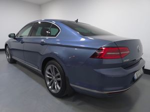 VW Passat Highline 2.0 TDI - Image 2