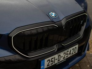 BMW i5 Edrive40 Touring M Sport Pro - Image 3