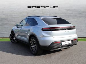 Porsche Macan 4 Electric - Image 3