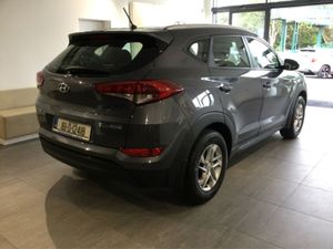 Hyundai Tucson Comfort Petrol - 1 Previous Owner - Image 2