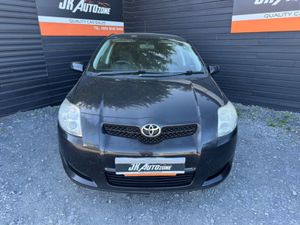 Toyota Auris RC 1.4 D-4d Terra 5DR - Image 2