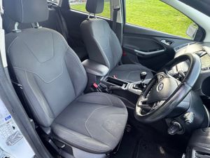 Ford Focus 2018 1.5 diesel low km clean car - Image 3