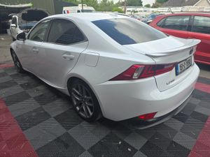 2015 LEXUS IS300H FSport Hybrid - Image 4