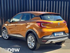 Renault Captur Automatic TCe 130 EDC Play - Image 2