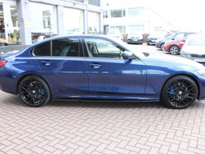 BMW 3-Series 2020 - Image 3
