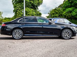Mercedes-Benz E-Class E300d AMG 4matic 245bhp Auto - Image 3
