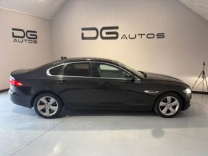 Jaguar XF 2.0 D Portfolio 180PS 4DR Auto - Image 4