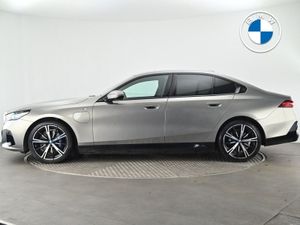 BMW 5 Series 530e M Sport Saloon - Image 3