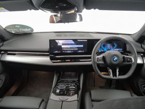 BMW 5 Series 530e M Sport Saloon - Image 4