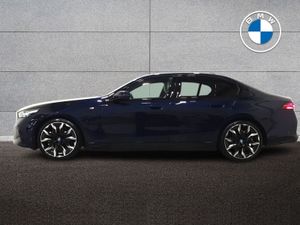 BMW 5 Series 530e M Sport Saloon - Image 4