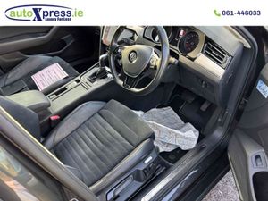Volkswagen Passat 2.0 TDI Automatic  Reversing Ca - Image 2