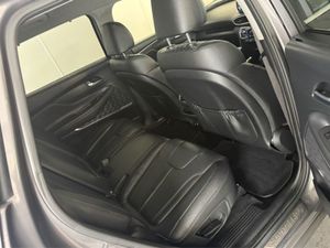 Hyundai Santa Fe 4WD Executive Plus 5DR - Image 4