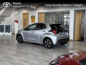 Toyota Yaris Hybrid 115 L-SPORT*** DEMO SALE *** B - Image 4