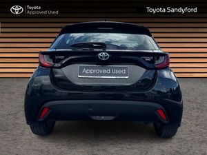 Toyota Yaris Hybrid Luna // Rear Camera // Toyota - Image 4