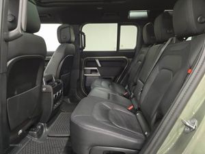 Land Rover Defender 3.0 D300 X-dynamic HSE 110 5d - Image 4