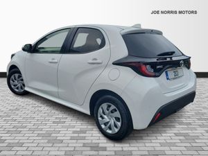 Toyota Yaris 1.0 VVTi Auto - Image 3