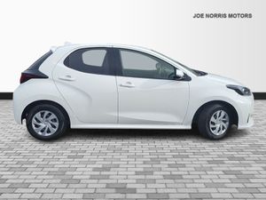 Toyota Yaris 1.0 VVTi Auto - Image 4
