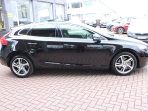 VOLVO V40 SE LUXURY 5DR AUTOMATIC DIESEL - Image 3