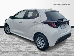 Toyota Yaris 1.0 VVTi Auto - Image 3