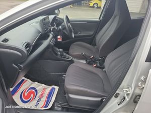Toyota Yaris 1.0 Vvti Automatic - Image 3