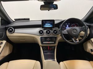 Mercedes-Benz CLA CLA 180 Urban Auto - Image 4