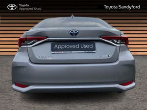 Toyota Corolla Luna Sport Saloon // Heated Seats - Image 4