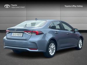Toyota Corolla Corolla Hybrid Saloon - Image 2