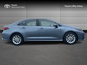 Toyota Corolla Corolla Hybrid Saloon - Image 3