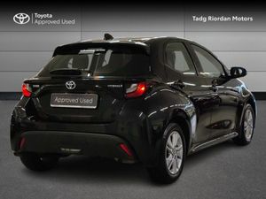Toyota Yaris Hybrid Luna - Image 2