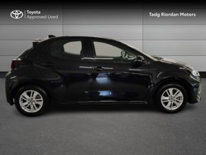 Toyota Yaris Hybrid Luna - Image 3