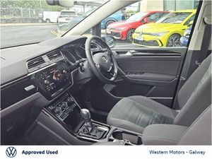 Volkswagen Touran 2.0 TDI 115HP Highline DSG - Ti - Image 2