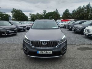 Kia Sorento Platinum 4X4 5DR - Image 2