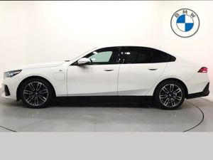BMW 5 Series 530e M Sport Saloon - Image 4