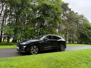Ford Mustang Mach-E 2022 - Image 3