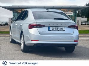 Skoda Octavia Ambition 1.0tsi 110HP Manual - Image 4