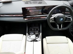 BMW i5 Edrive40 M Sport - Image 4