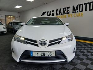 Toyota Auris 1.4 D-4d Aura 4DR - Image 2