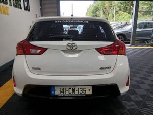 Toyota Auris 1.4 D-4d Aura 4DR - Image 4