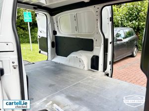 Opel Vivaro Sportive 3100 120BHP Apple Carplay - Image 4